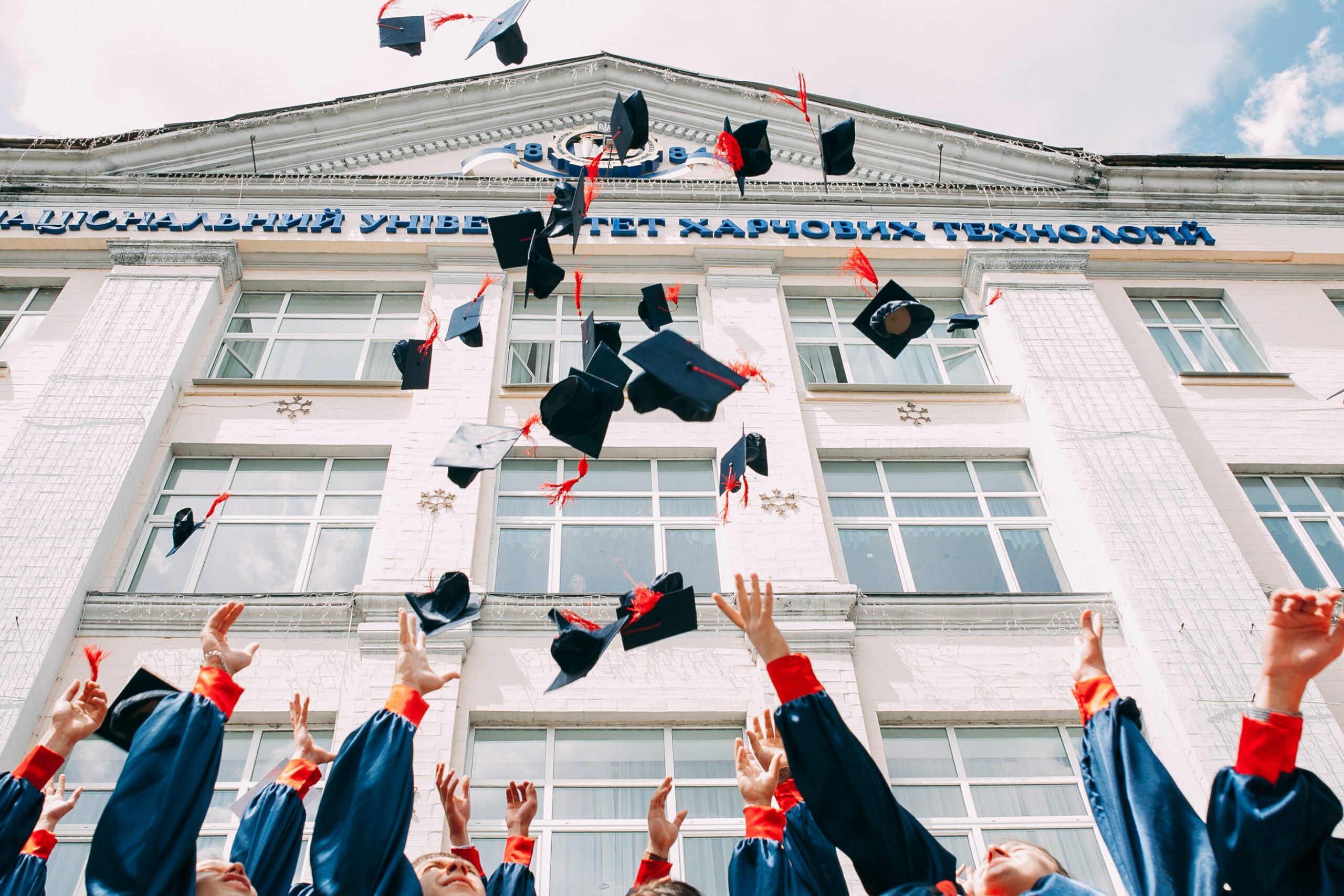 8 College Marketing Trends to Boost Your Enrollments in 2022
